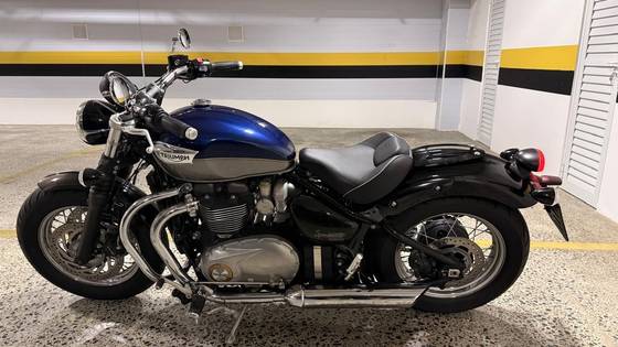 TRIUMPH BONNEVILLE SPEEDMASTER 